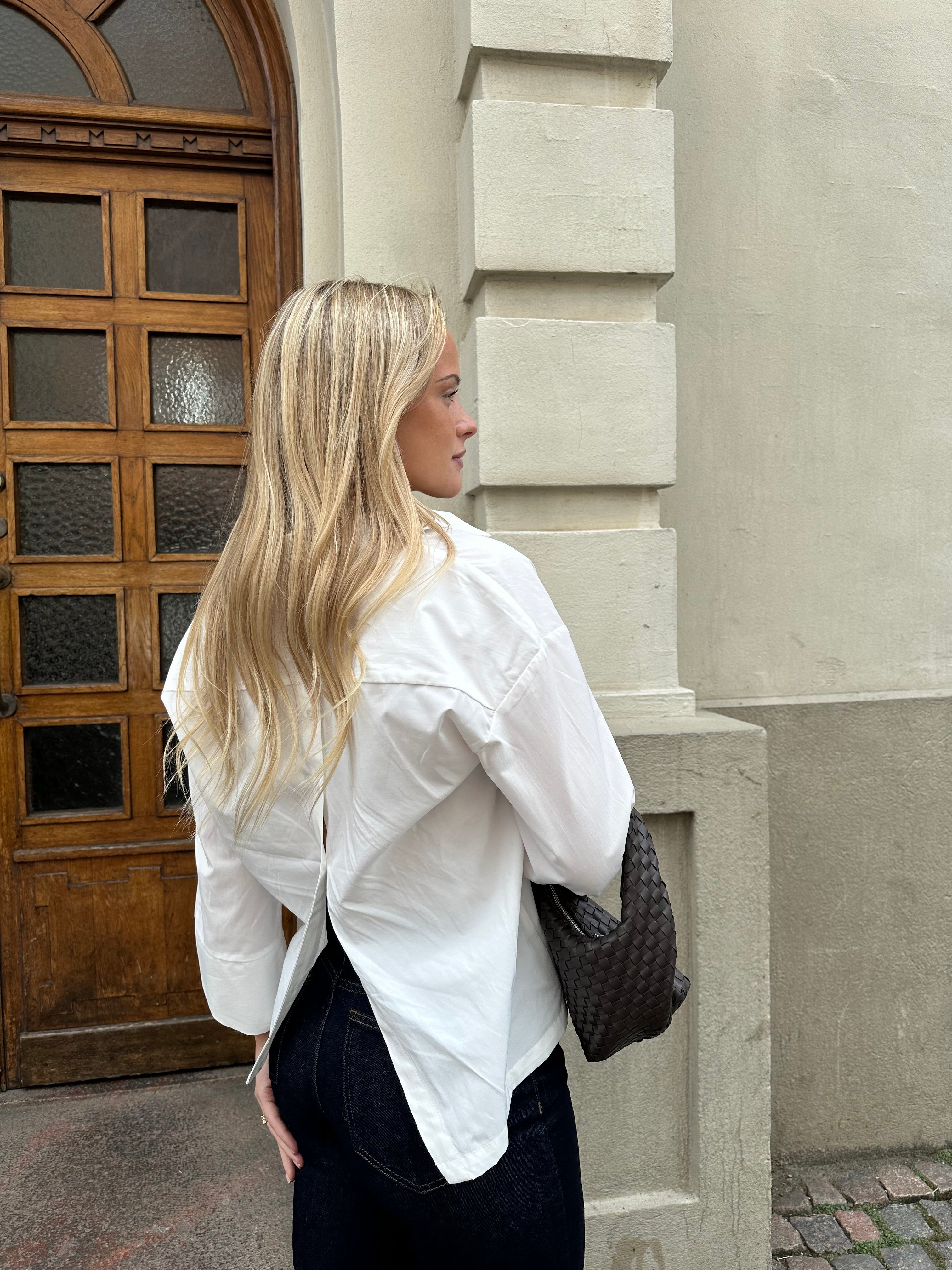 VIBELFIE Shirt - Snow White